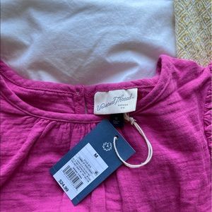 Universal Thread goods co. Shirt